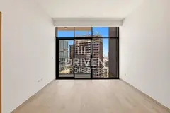 Prime Unit | Ready to Move in | Multiple Cheques