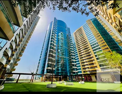 A unique opportunity to own a spacious studio in Horizon Towers, measuring 750 square feet, with a practical design offering ideal comfort for living