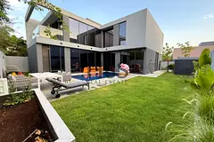 Modern Upgraded 4BR Standalone Villa with Pool &amp; Majlis - Freehold | Robinia, Masaar
