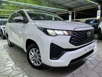 *** CASH OFFER ONLY, GCC, 2L HYBRID, 7 SEATS ***