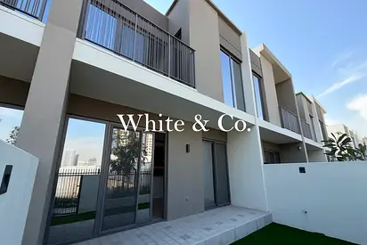 Single Row | Landscaped | Aura Gardens