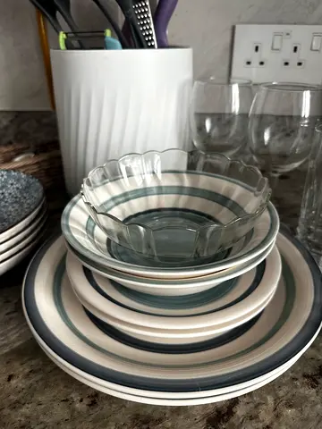 Set of everyday plates and bowls - used, excellent condition