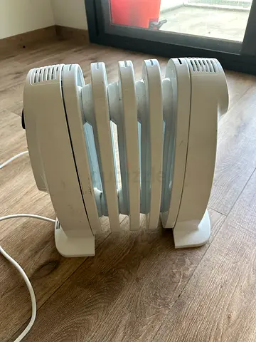 Portable oil-filled radiator heater (used) - white