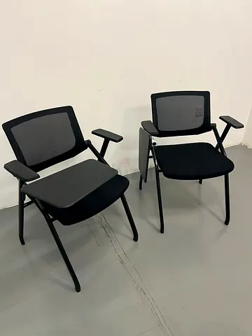 Selling luxury saturday chairs like new