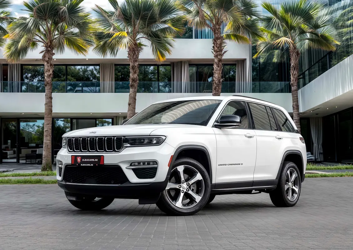 Jeep Grand Cherokee 2024 — photo 1 of 14