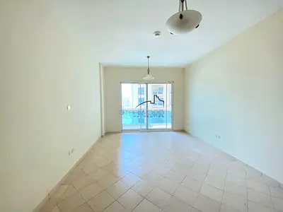 Open-Plan Studio | Balcony Views | Lago Vista C