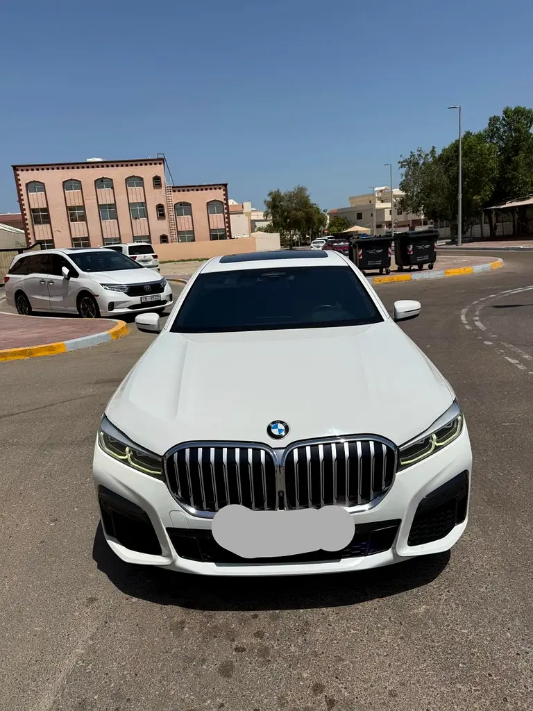 BMW 7-Series 2021 — photo 1 of 12