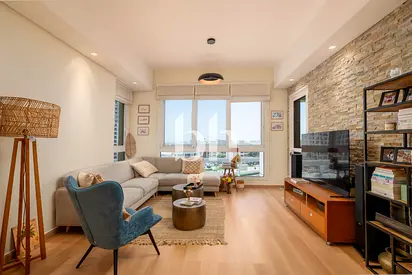 Unfurnished | Upgraded | Mid floor