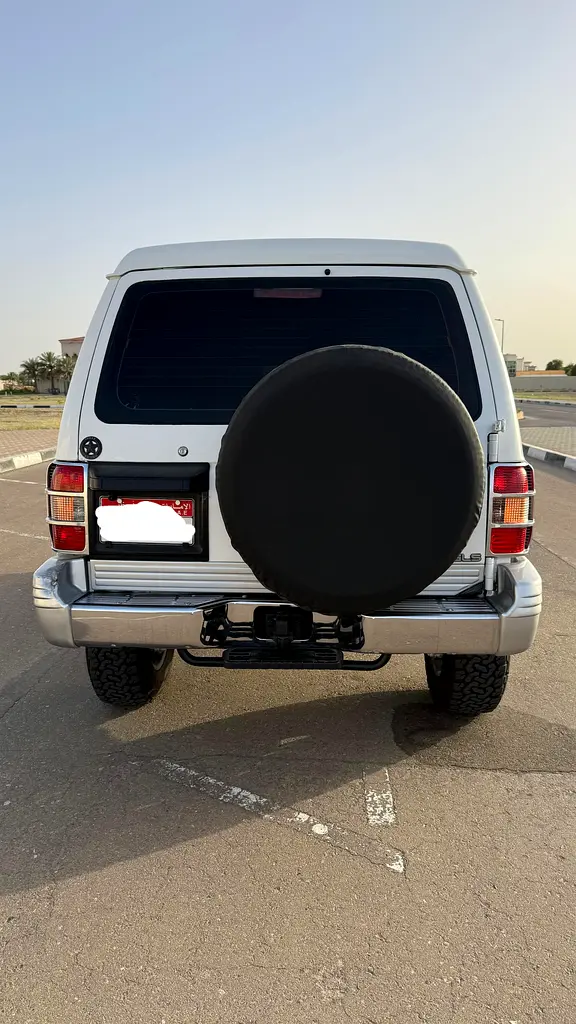 Mitsubishi Pajero 1999 — photo 1 of 7