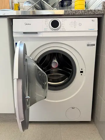 Front-load washing machine (6KG) in good working condition