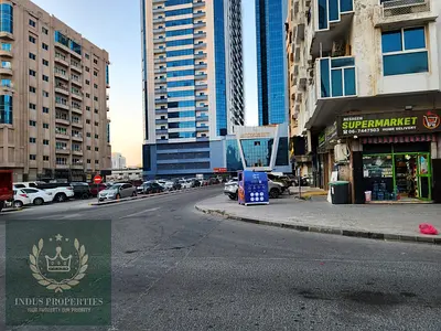 *إلى المستثمرين الأعزاء، قطعة أرض سكنية مكونة من طابقين (أرضي + أول) في كورنيش*