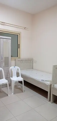 BED SPACE FOR EXECUTIVE BACHELOR (indians only)