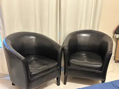 Pair of Black Leather Tub Chairs - Good Condition