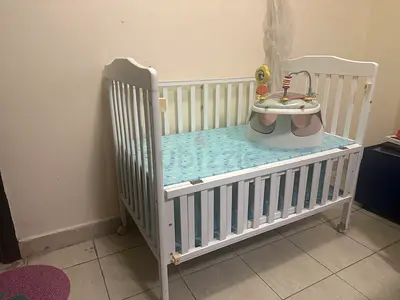 🍼 Baby Crib with Booster Seat – Perfect for Your Little One!
