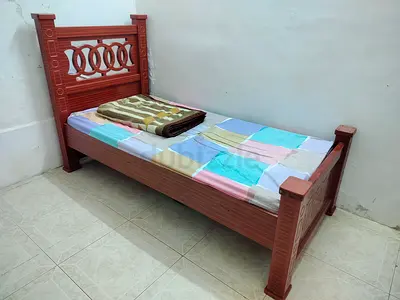 Bed space available for Kerala executive bachelors in a clean and quiet 1 BHK villa in Baniyas East.