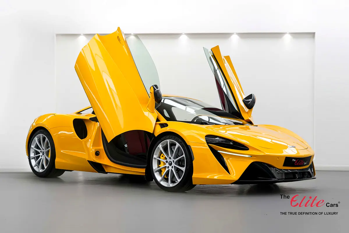 McLaren Artura 2024 — photo 1 of 13