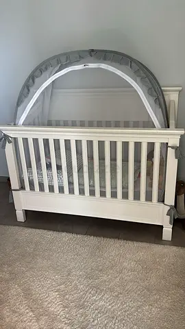 Pottery Barn Kids Baby Crib – Excellent Condition