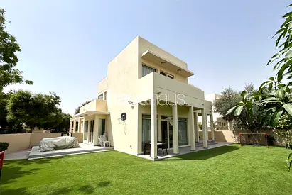 Large Corner Plot | 3 Bed | Prime Location |