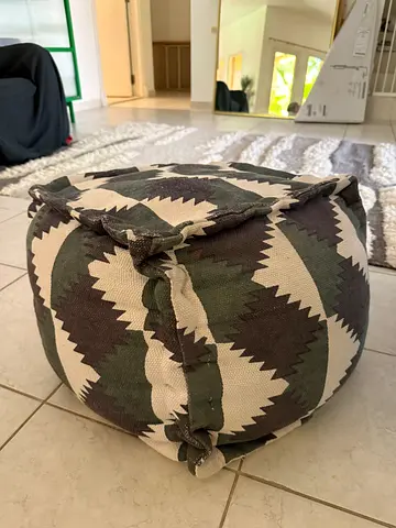 Pouf from pan emirates