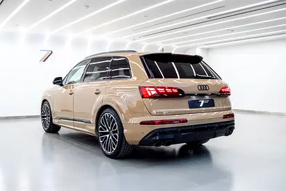 2025 AUDI SQ7 photo 5