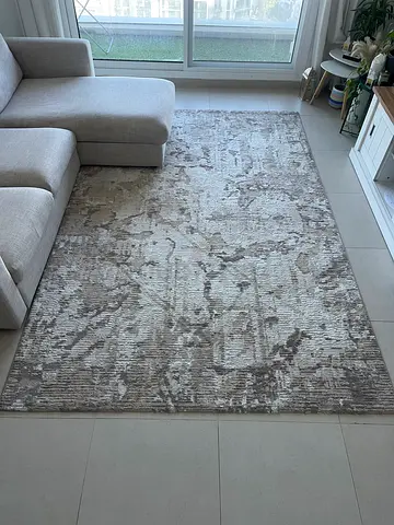 Light beige Modern Abstract Area Rug - 2.5 x 1.8m (approx)