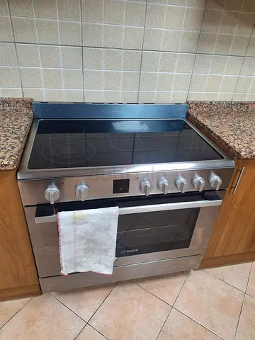 Bosch latest model 5 hubs electric cooker