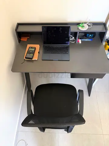 Compact Study Desk with Hutch and Ergonomic Mesh Chair - Good Condition
