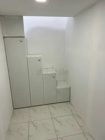 Near Al Riga Metro Exit2 closed partition for ladies