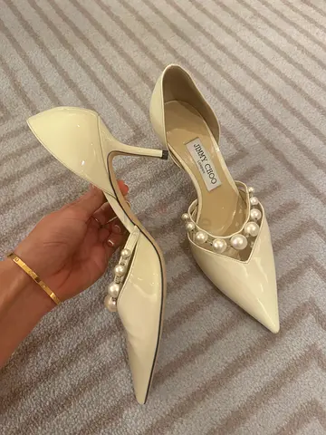 Jimmy Choo ivory patent leather pumps with pearl detailing - size please confirm