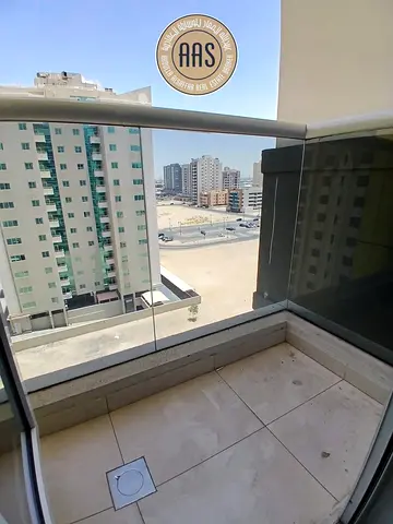 Brand new building /// 2/bhk Near zulekha hospital... With cover car parking