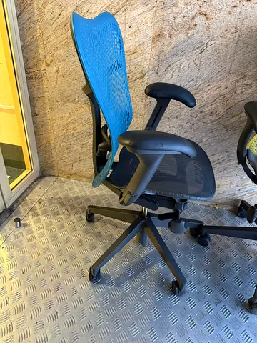 Herman Miller chair model mirra 2