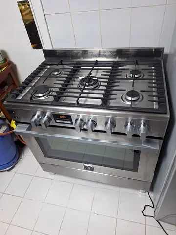 Electrolux latest model 5 burner full gas  cooker