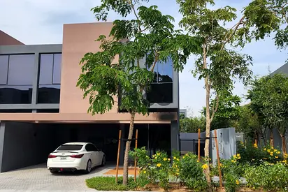 Luxury 4BR Corner Villa | Prime Location | Robinia Masaar