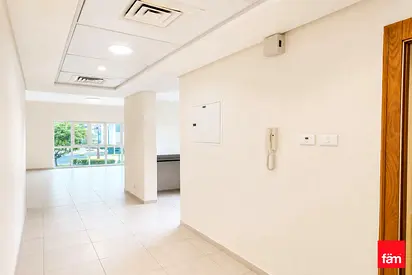 Spacious I Close To Metro I One Month Free