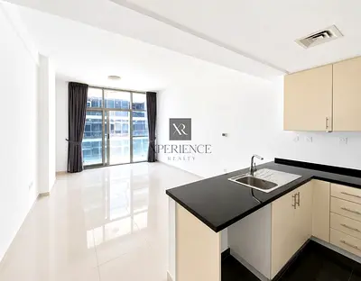 SPACIOUS 1 BR | MID FLOOR | POOL VIEW