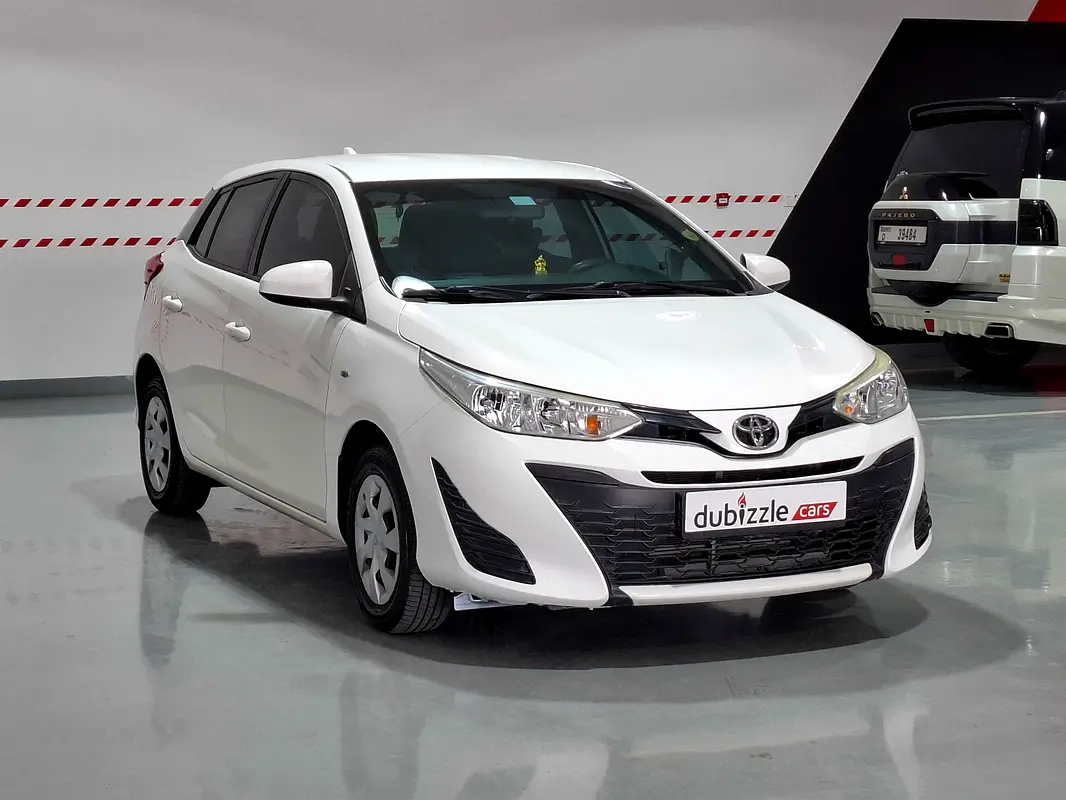 Toyota Yaris 2020 — photo 1 of 14