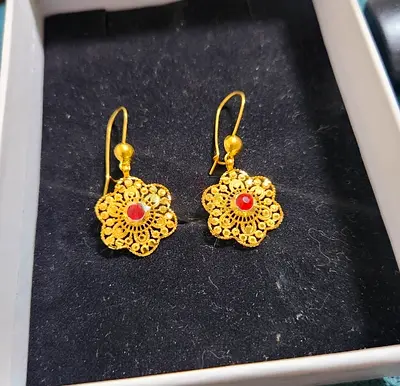 Stunning 21k Gold Earrings - 4.0 gram (Selling at Gold Rate)