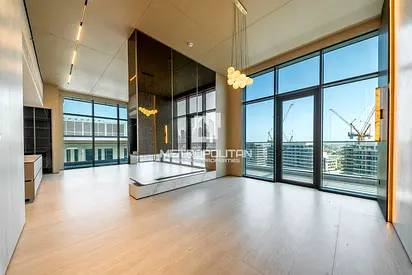 Luxury Penthouse | Canal View | High Floor