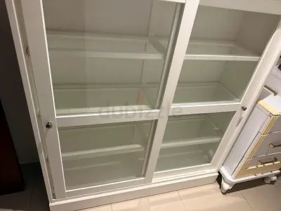 White Glass-Front Display Cabinet /  - Good Condition