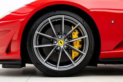 2021 Ferrari 812 GTS thumbnail 6