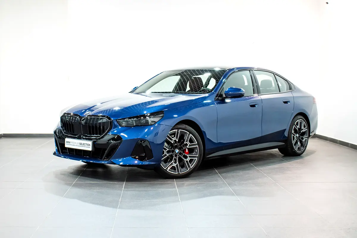 BMW 5-Series 2026 — photo 1 of 14