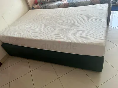 Single Memory Foam Mattress on Base – Good Condition