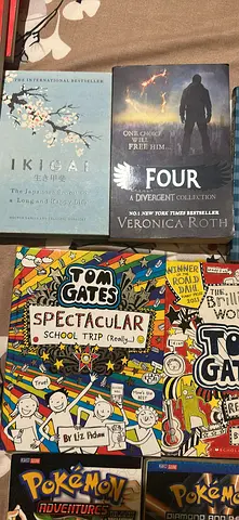 Bundle: IKI/DAI, Four (Divergent Collection), Tom Gates Spectacular School Trip + Pokémon books