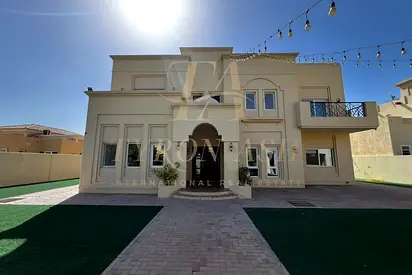 COMMUNITY VILLA | HUGE GARDEN | READY TO MOVE
