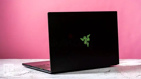 Razer Blade 15 (8gb RTX graphics) 300hz Display - Stuido Workstation + gaming Laptop