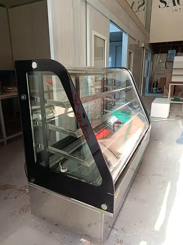 Used Refrigerated Display Showcase - 3-Tier Glass Bakery/Cold Case