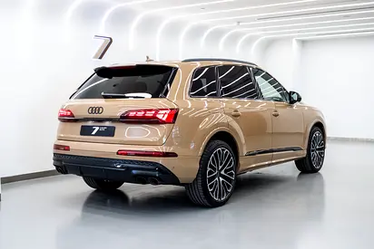 2025 AUDI SQ7 photo 4