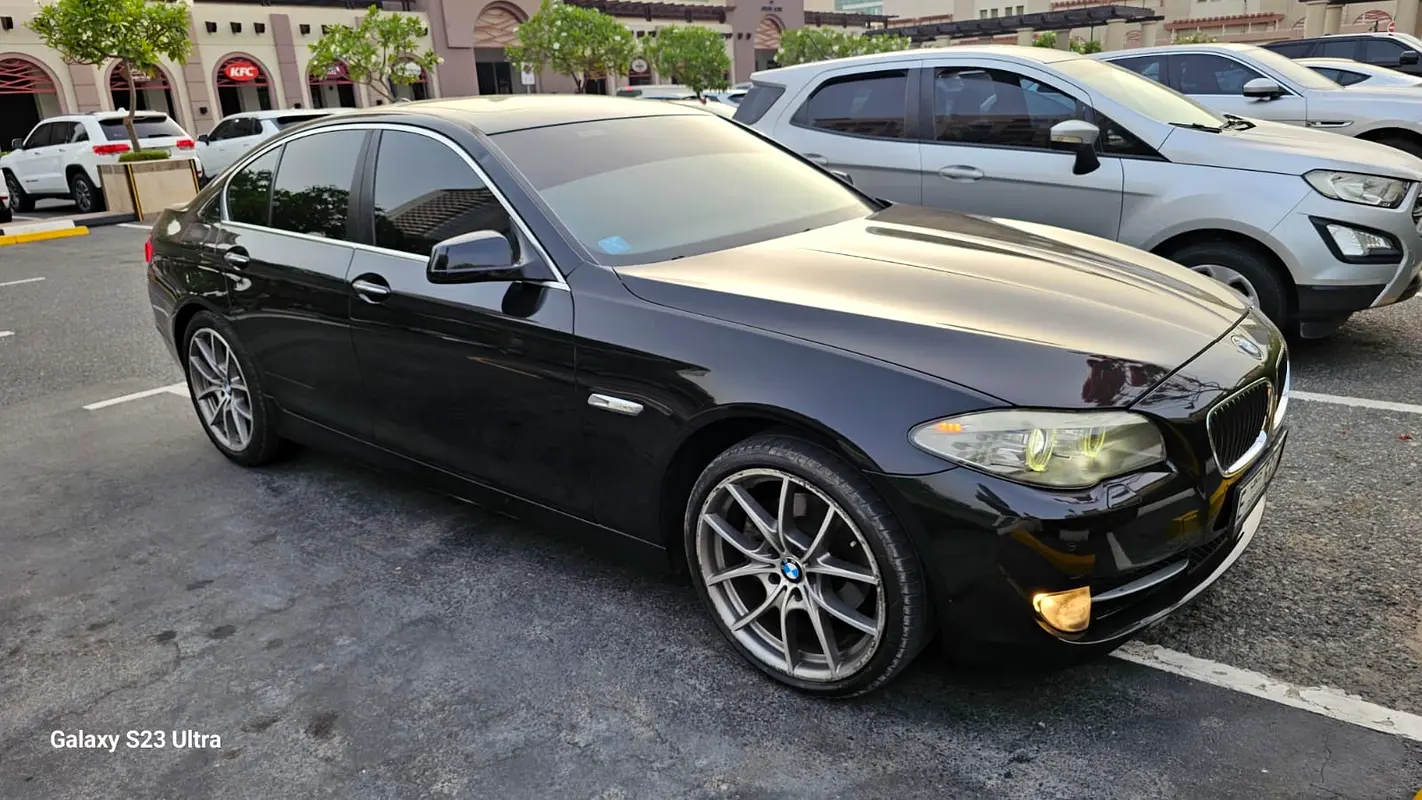 BMW 5-Series 2011 — photo 1 of 11