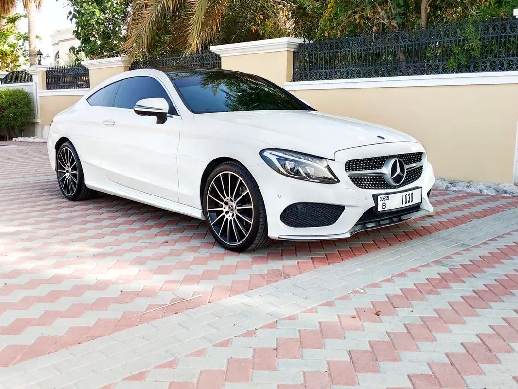 Mercedes-Benz C-Class 2018 — photo 1 of 10