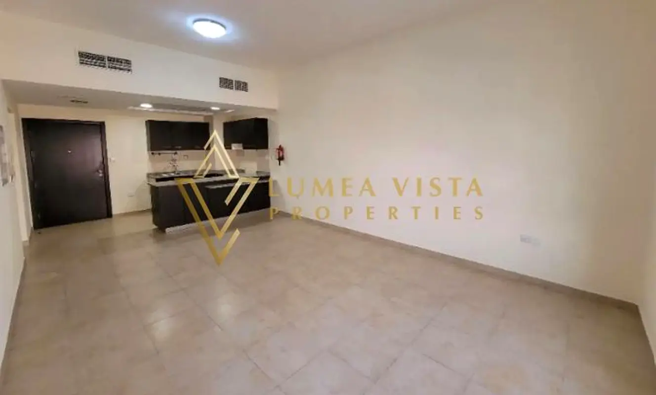 PRIME LOCATION | WELL MAINTAINED | OPEN KITCHEN
